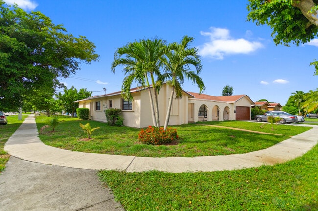 Building Photo - 4851 NW 17th St