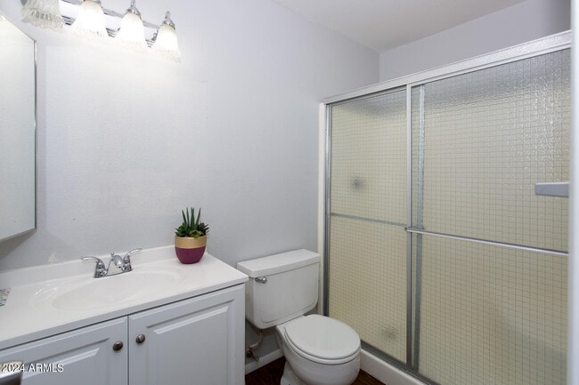 Building Photo - 7232 S La Rosa Dr