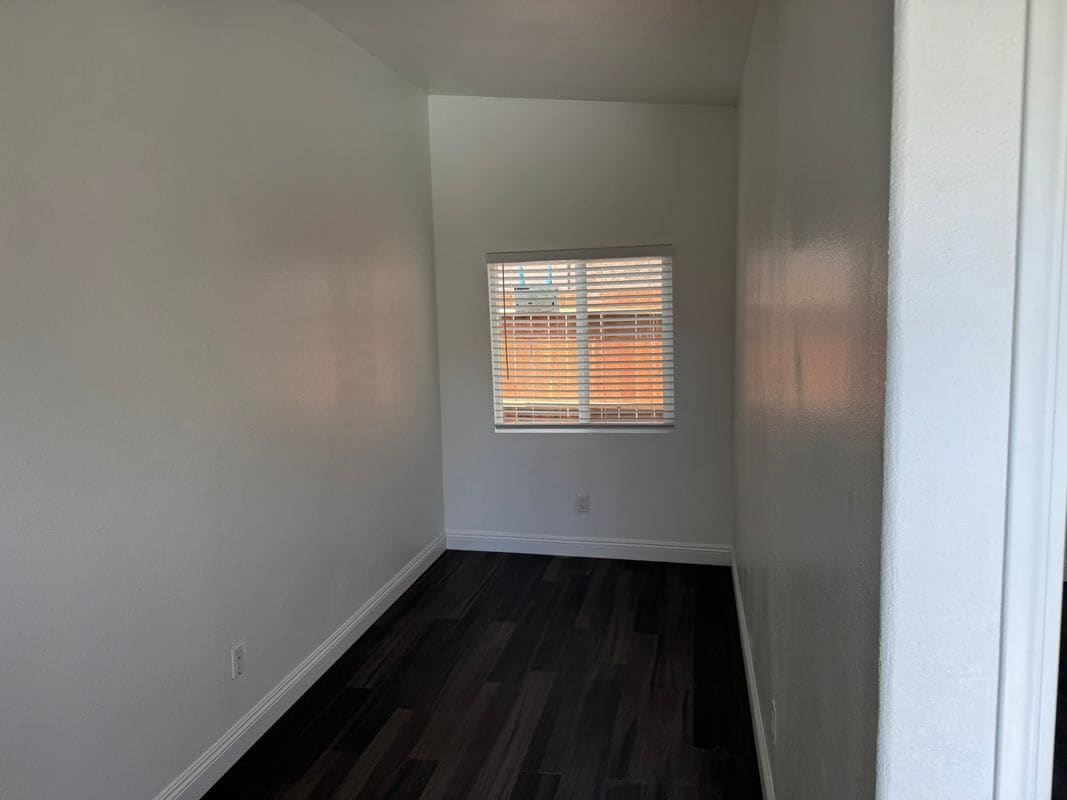 Building Photo - 4662 Park Ave