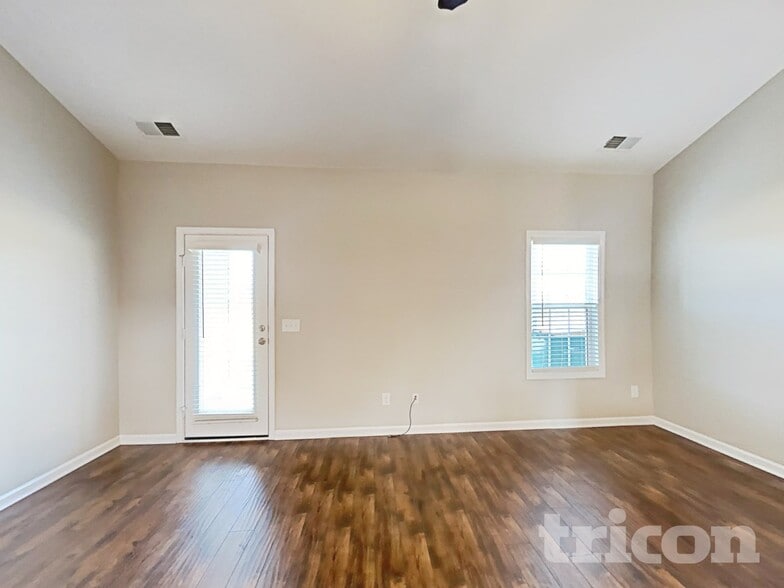 Building Photo - 815 Ellyson Dr