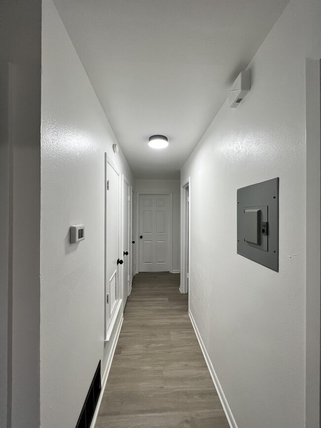 Building Photo - 1402 Missouri Ave