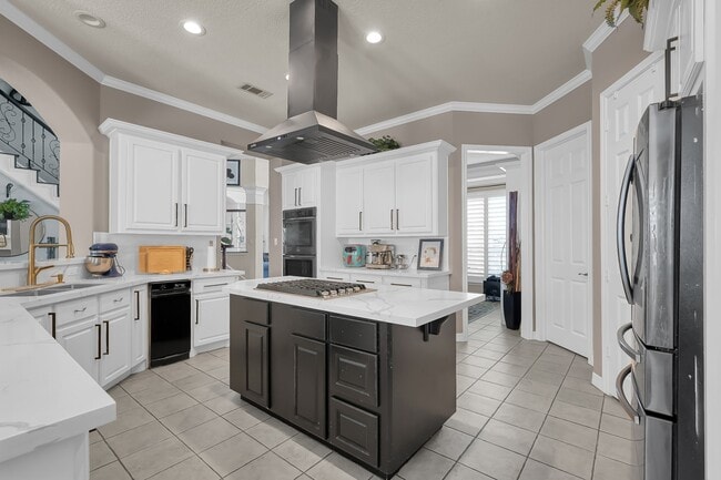 Building Photo - 71 La Jolla Cir