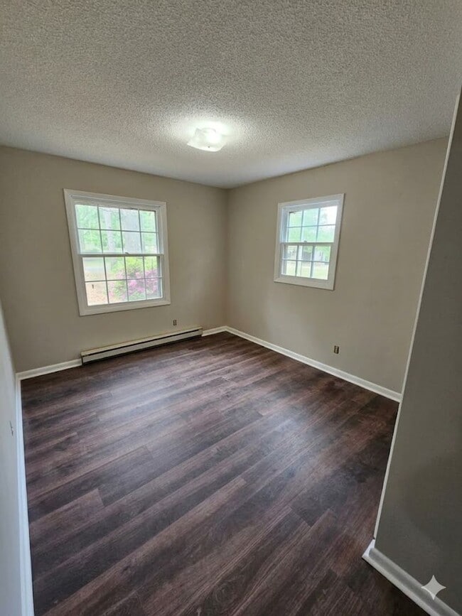 Building Photo - 6340 Ginger Cir