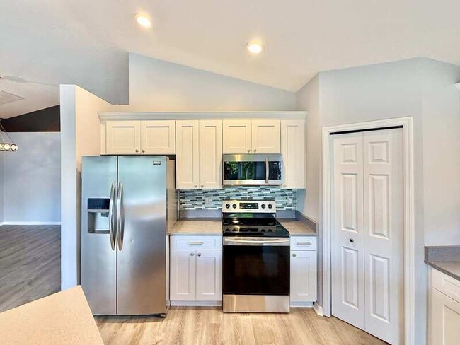 Building Photo - 838 Addison Dr NE