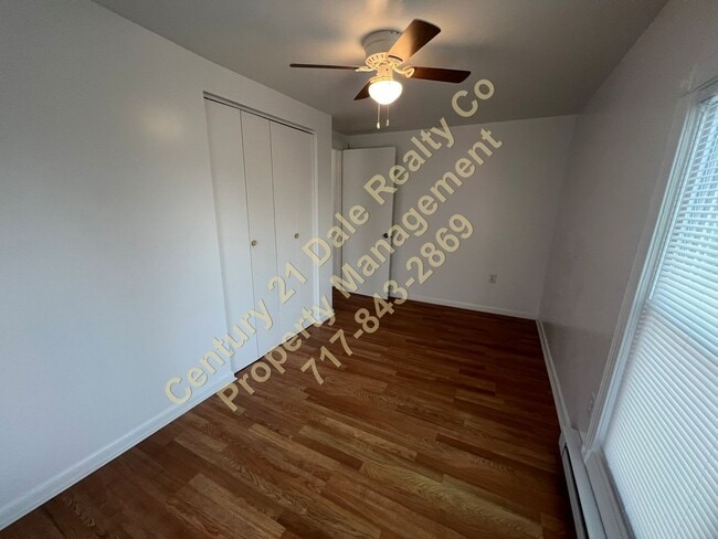 Building Photo - 3 Bedroom, 1 Bath Home in Spring Grove School District with Brand new LVP Flooring