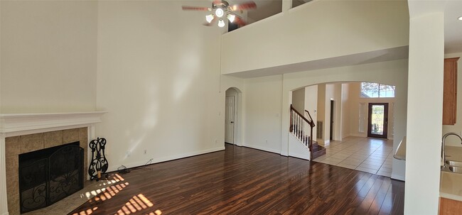 Building Photo - 6926 Sable River Dr