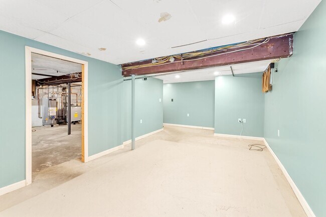 Building Photo - 153 Stimson St