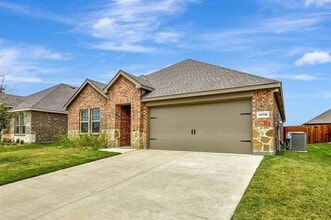 Building Photo - 1006 Honey Maple St