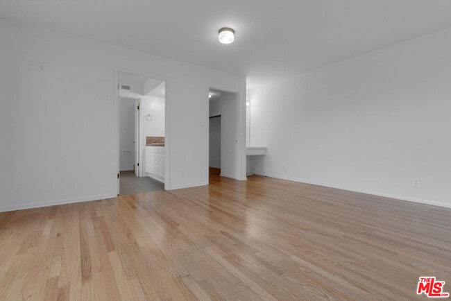 Building Photo - 152 S Kilkea Dr