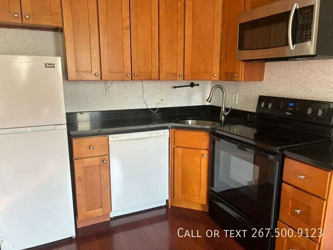 Building Photo - 1613 Frankford Ave