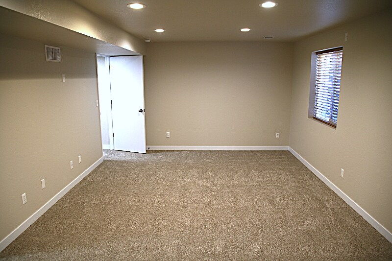 Building Photo - 2651 Sunstone Dr