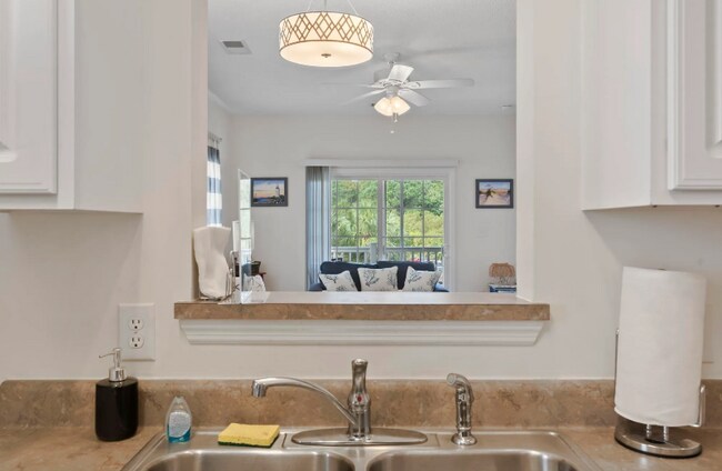 Building Photo - 2090 Cross Gate Blvd