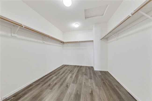 Building Photo - 10822 Hunters Green Ave