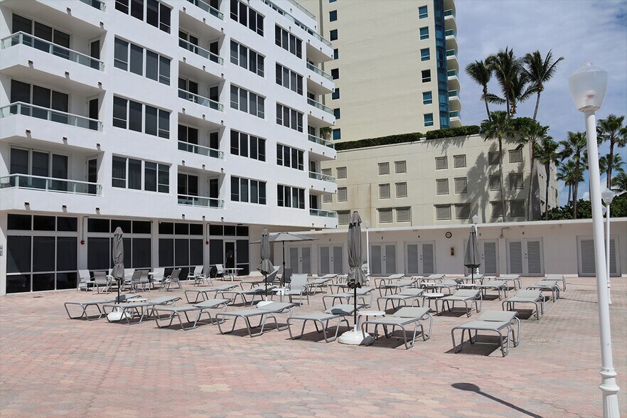 Deck Area - 5005 Collins Ave