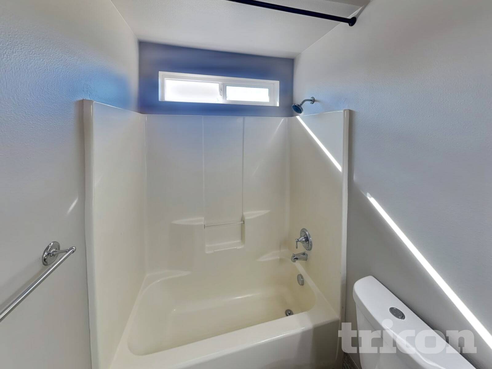 Building Photo - 2525 W 10th St