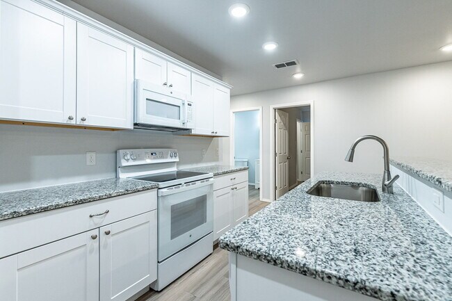 Building Photo - Half off First Full Month's Rent /Zero Deposit /Convenient to All Institutions of Higher Learning...