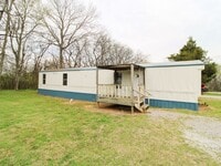 Building Photo - Close to downtown Pulaski!