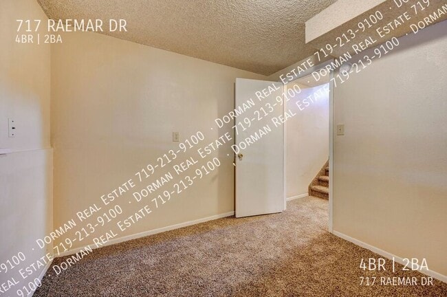 Building Photo - 717 Raemar Dr