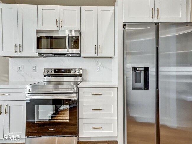 Building Photo - 4 br, 2 bath House - 1101 Rock Creek Way