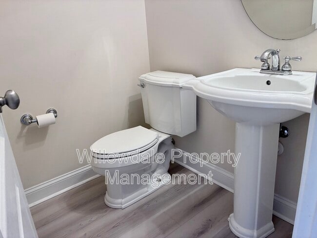 Building Photo - 121 Orianna Dr