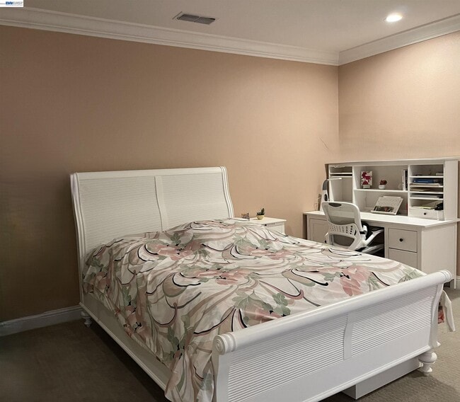 Building Photo - 358 Reddington Dr