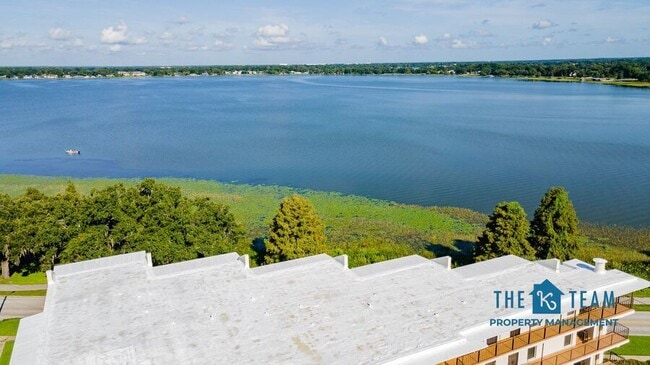 Building Photo - 208 Lake Howard Dr SW