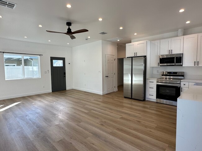 Building Photo - 3617 W Victory Blvd