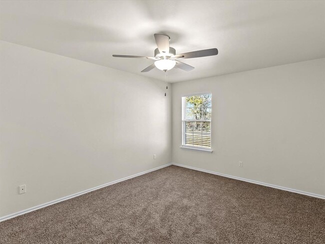 Building Photo - 12517 NE 36th St