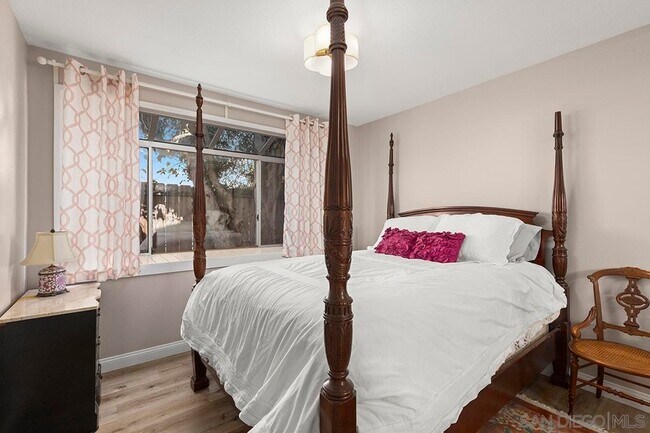 Building Photo - 339 Willowspring Dr N