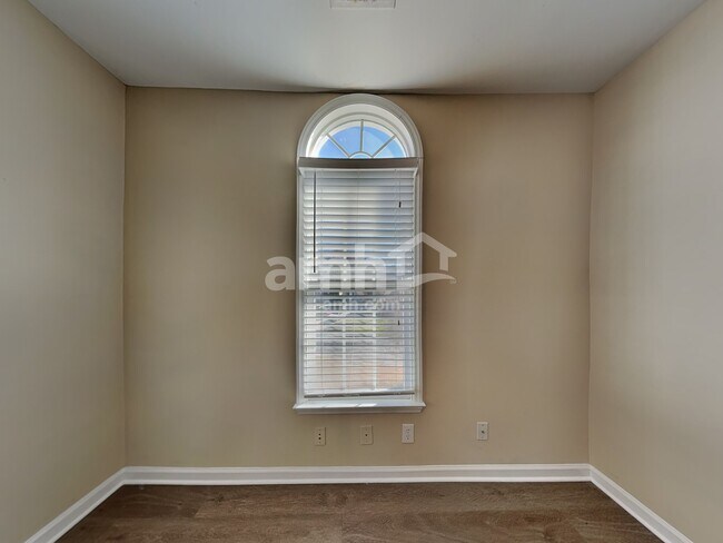 Building Photo - 1 Rosebank Ct