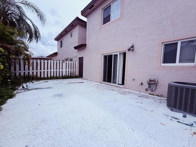 Building Photo - 8431 NW 188th Terrace