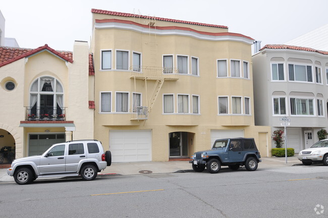 Building Photo - 1830 Beach St