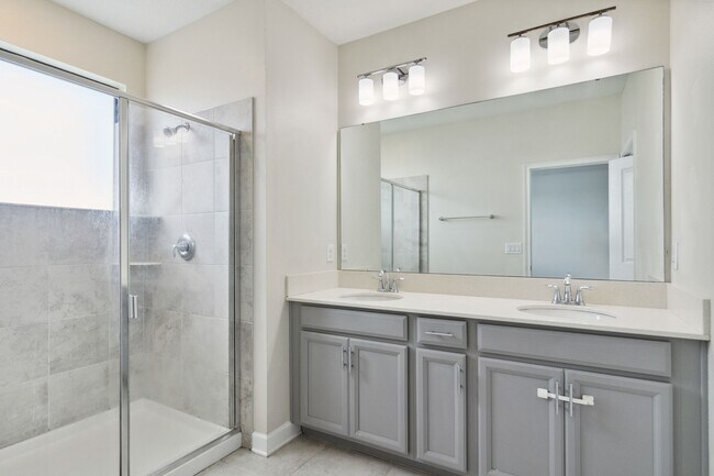 Building Photo - 1318 Royal St. George Blvd