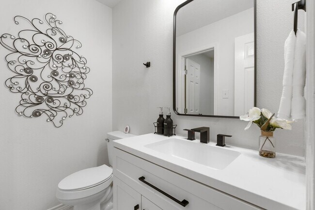 Building Photo - 10 Autumn Oaks Dr