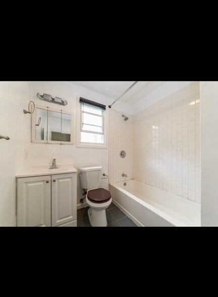 Building Photo - 603 Garfield Ave