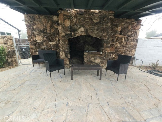 Building Photo - 17423 Burbank Blvd