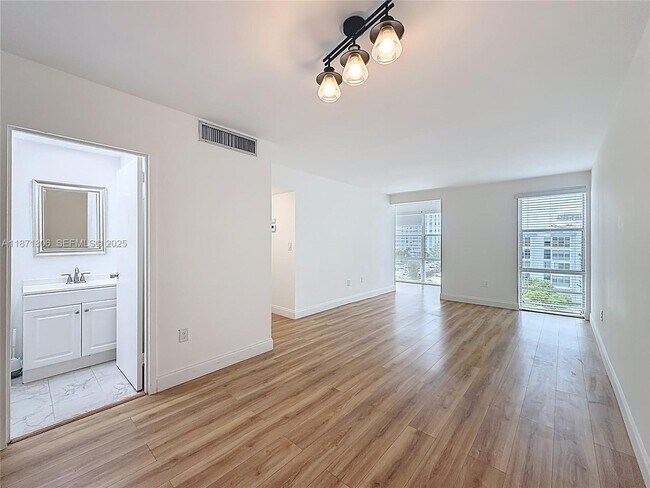 Building Photo - 17560 Atlantic Blvd