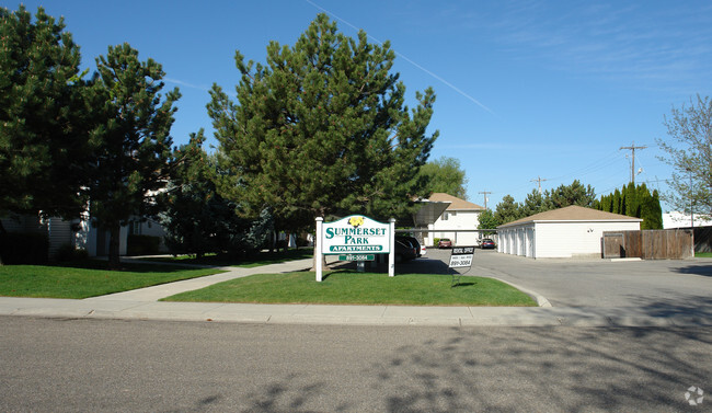 Primary Photo - Sumerset Park Apartments