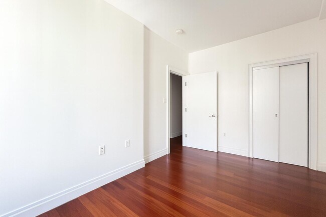 Building Photo - 611 W 137th St