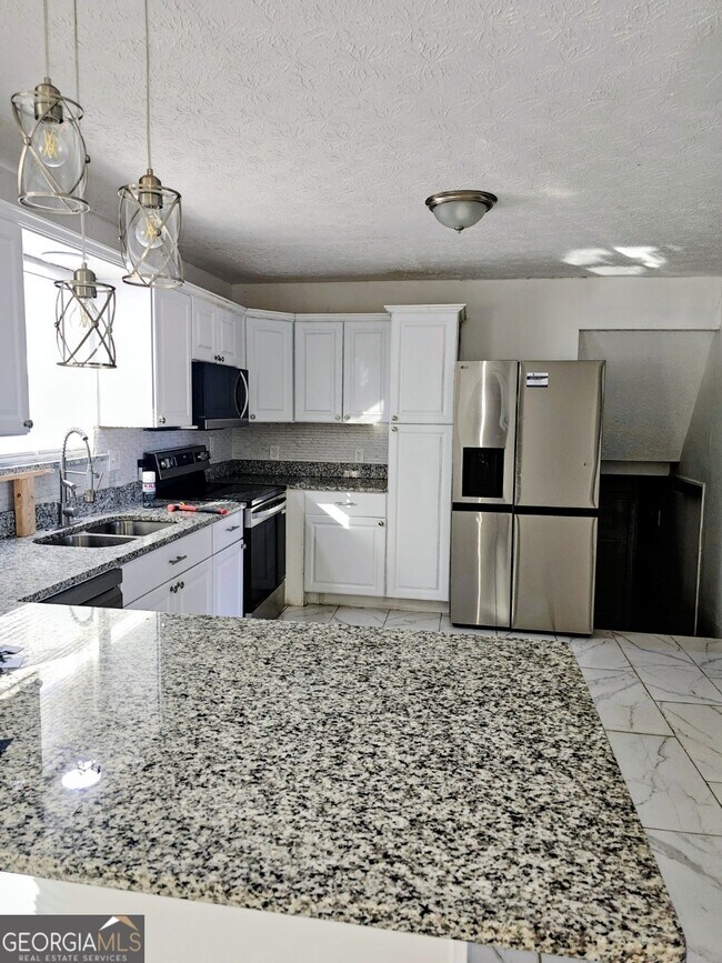 Building Photo - 480 Paul St