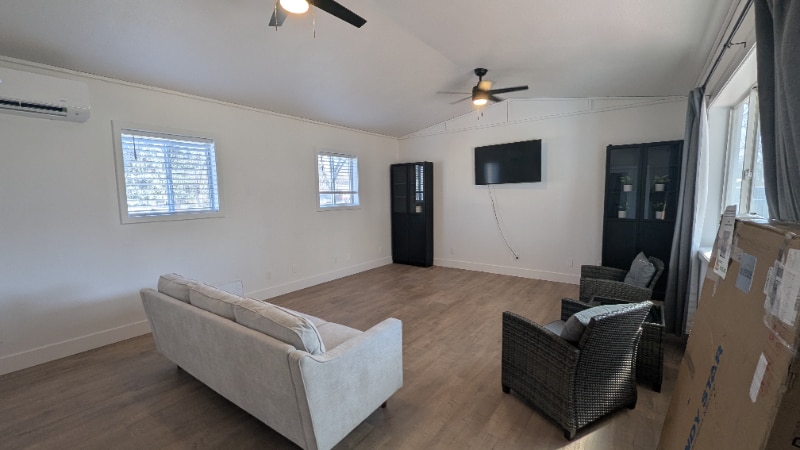 Building Photo - 500 S 11th St