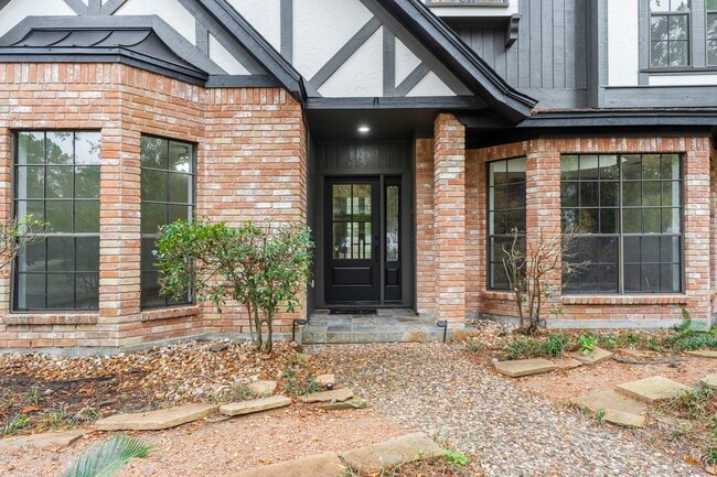 Building Photo - 6 Thornhedge Ct