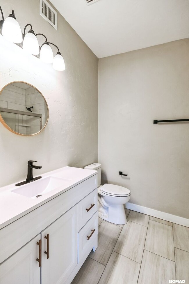 Building Photo - 3555 E 4th St