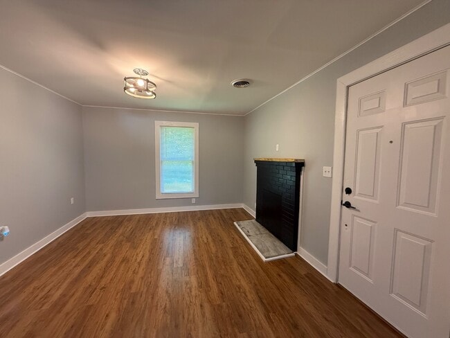 Building Photo - 136 Kingsley Ave