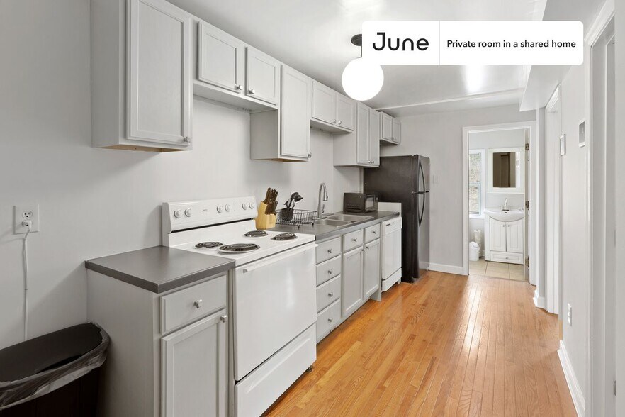 Building Photo - Room in Shared 2 bed/1 bath home in Brookland