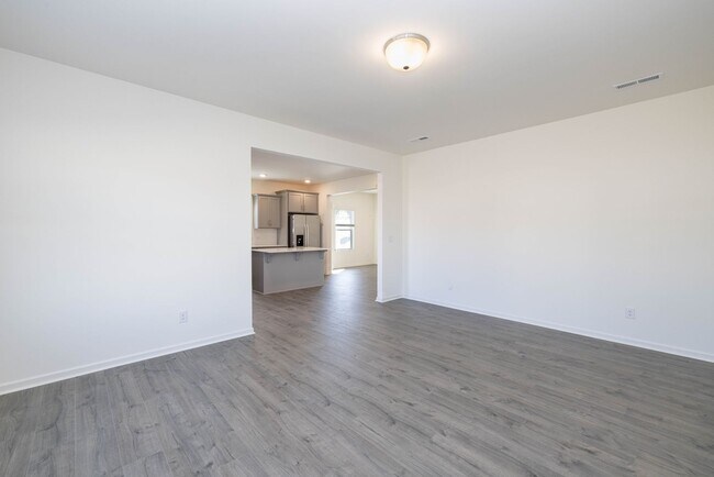 Building Photo - BEAUTIFUL 4 Bedroom Home Piedmont School D...