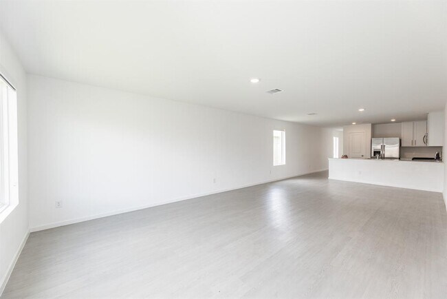 Building Photo - 6822 Date Palm Dr