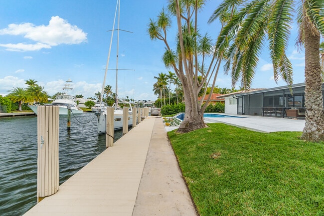 Building Photo - 273 Tropic Dr