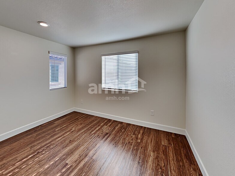 Building Photo - 1806 Viaggio Ave