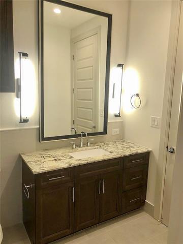 Building Photo - 2323 N Akard St